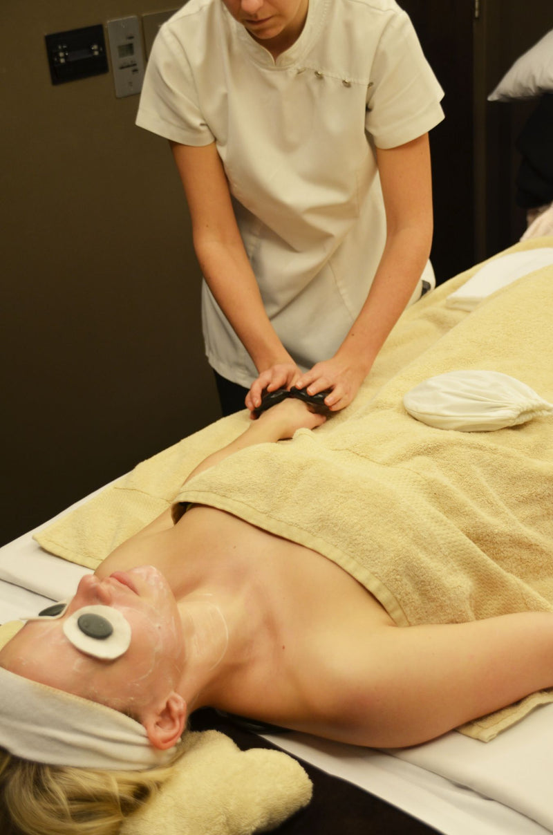 Hot & Cold Stone Facial Massage Training Video [Digital]